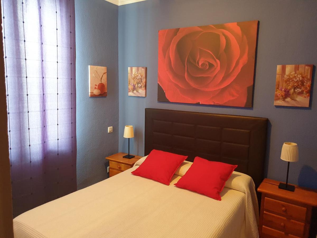 Apartamentos Dana Sol Madrid Buitenkant foto